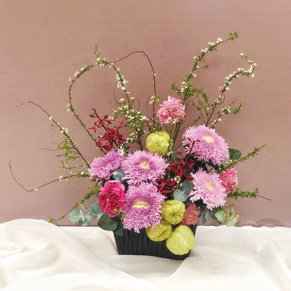 Seasonal table decoration H